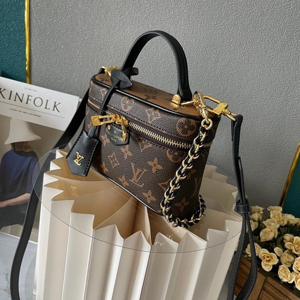 Stylish Woven Leather Crossbody Bag 14x19x5cm