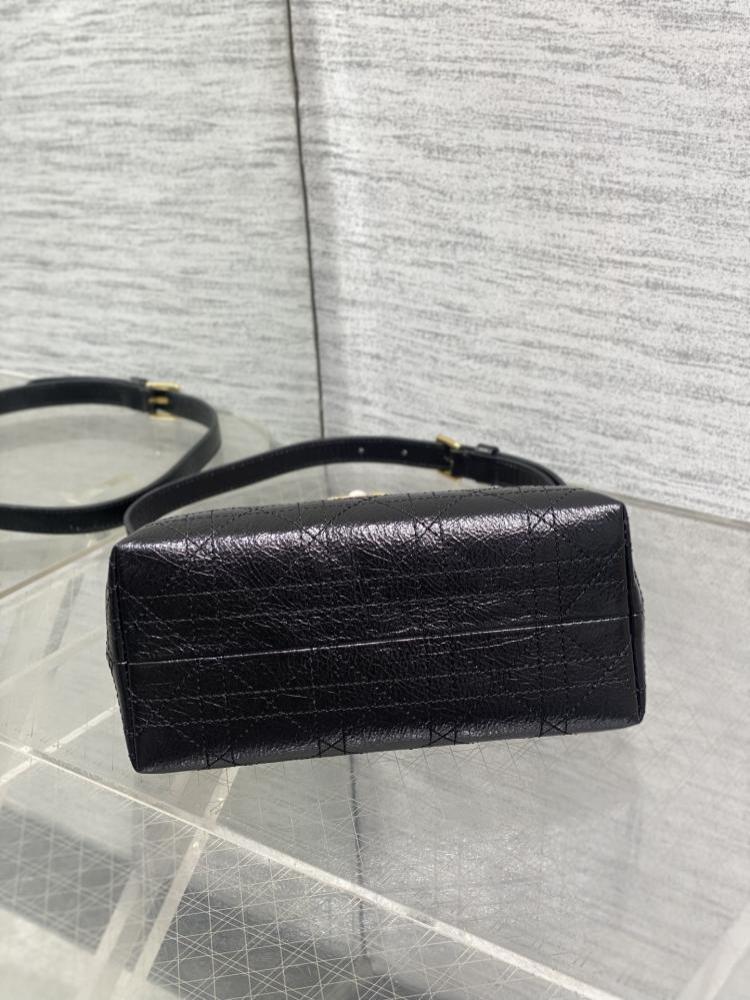 Classic Top Handle Bag Style 358050050