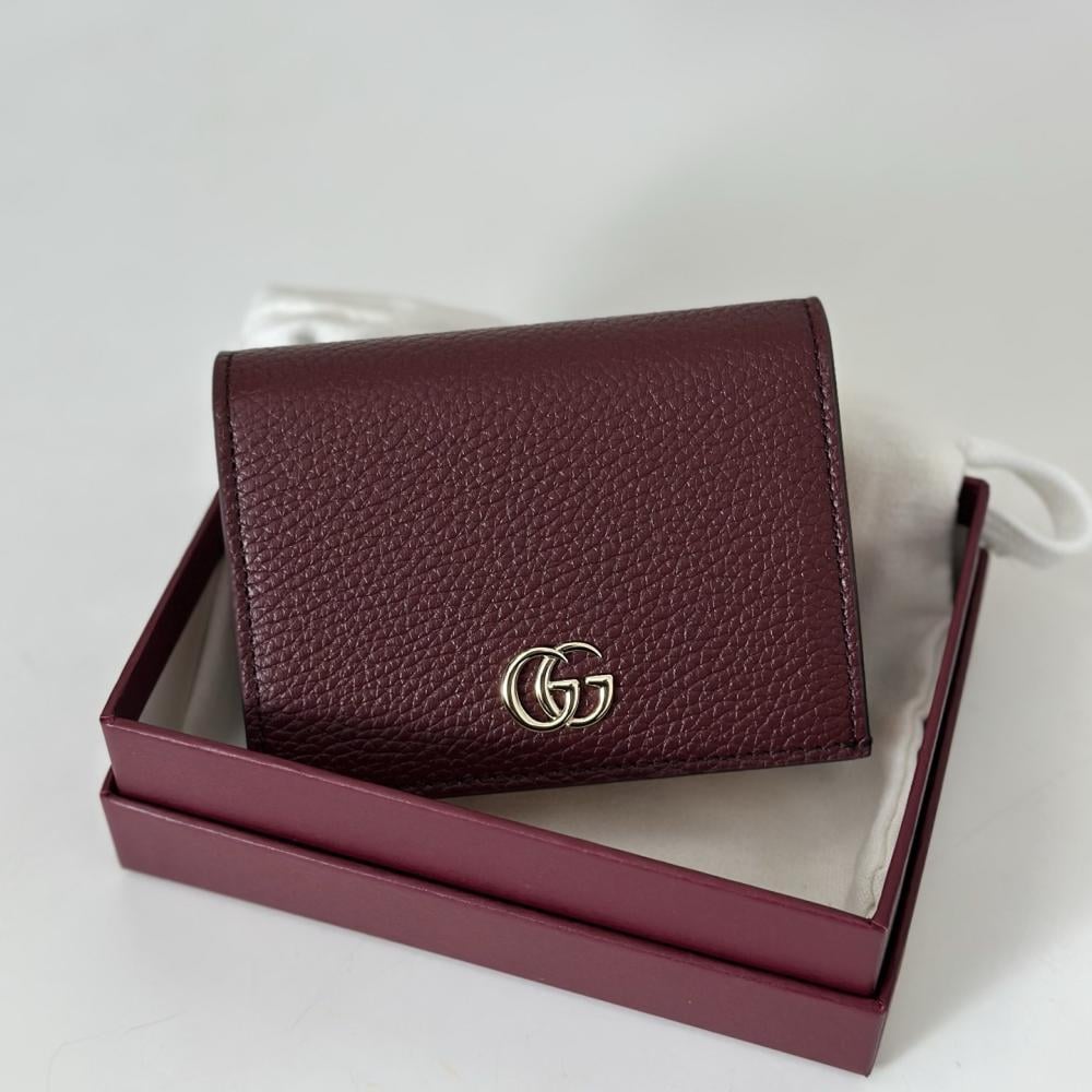 Elegant Wallet Style 2127774892