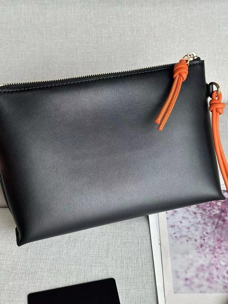 Modern Luxury Leather Bag 22.5x5.5x15.5cm