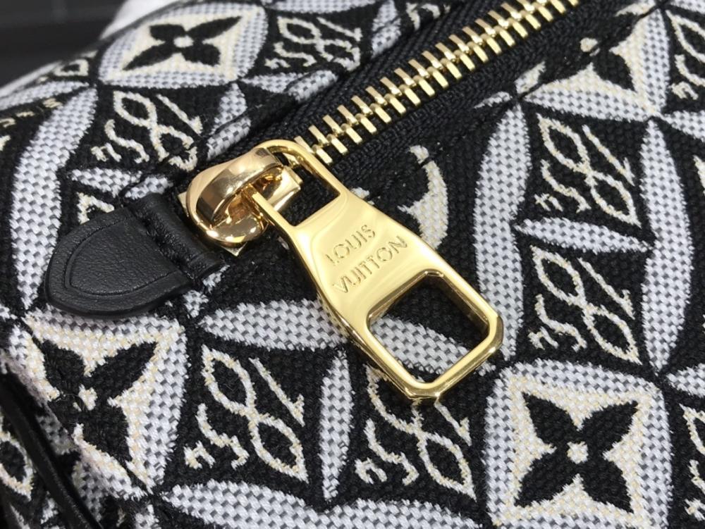 Classic Crossbody Bag Style 1054421018