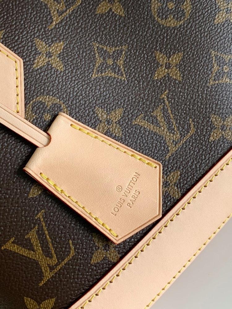 Classic Italian-Inspired Top Handle Bag 25x19x12cm