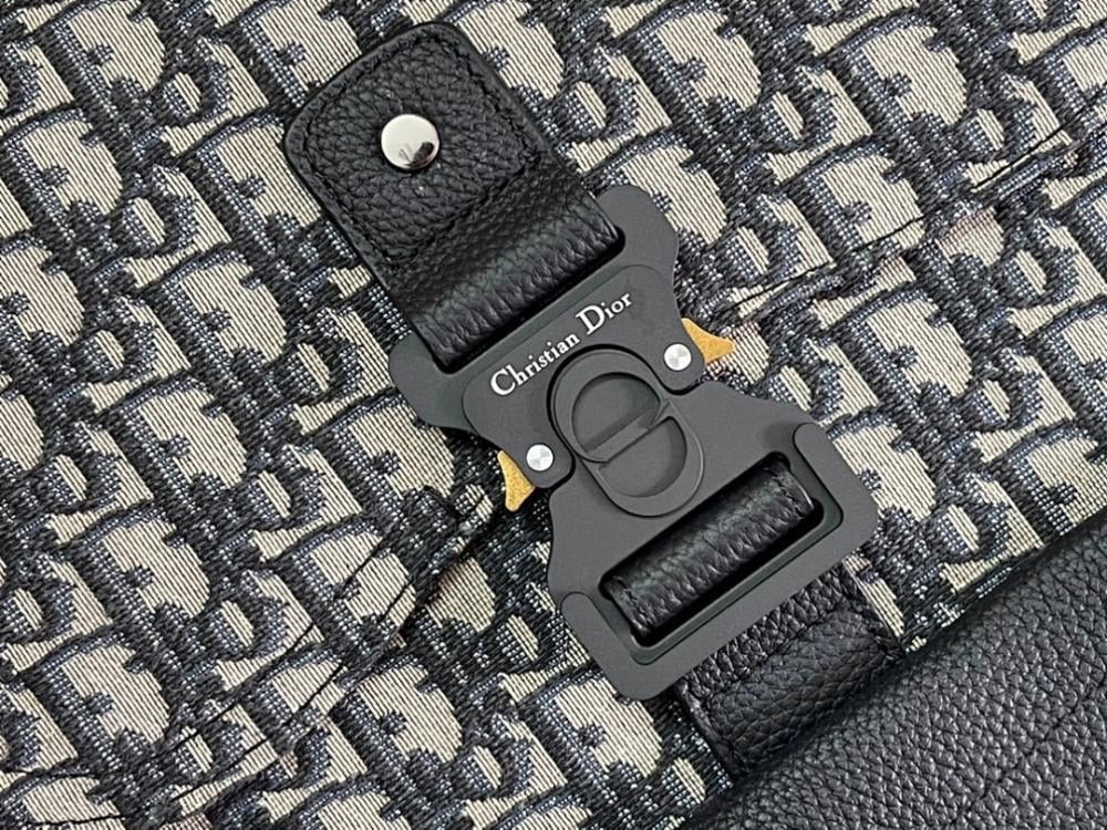 Modern Elegant Top Handle Bag
