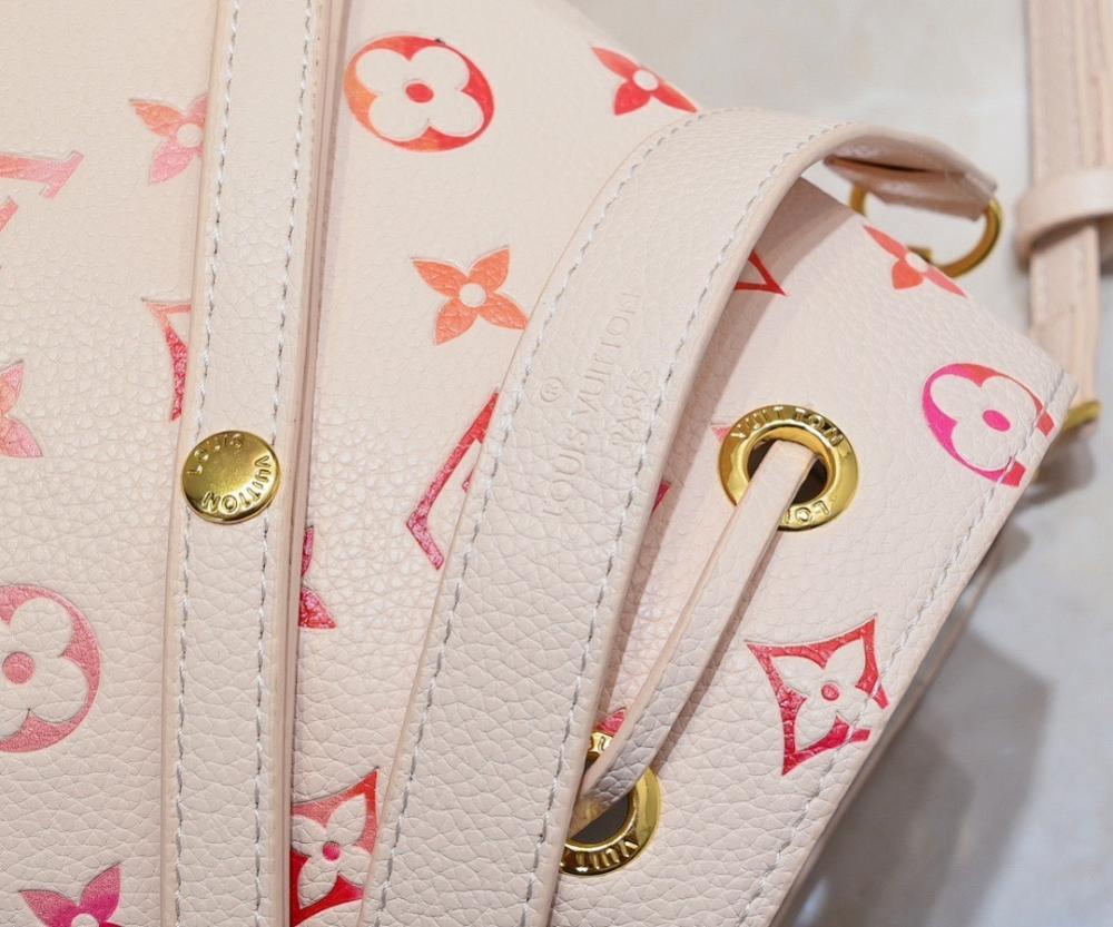 Stylish Leather Shoulder Bag