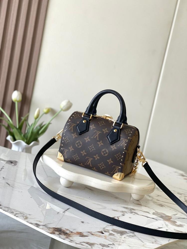 Modern Monogram Shoulder Bag 20.5x16x11cm