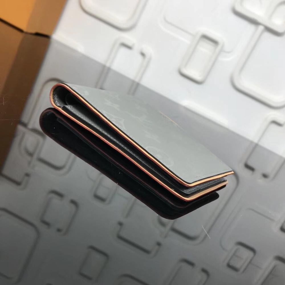 Elegant Wallet Style 1055303964