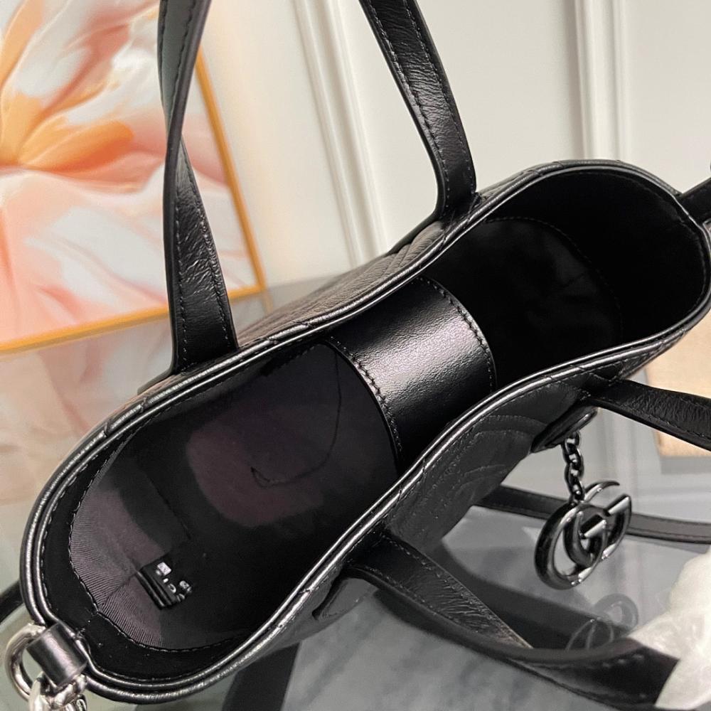 Modern Luxury Bag 17.5x17x12.5cm
