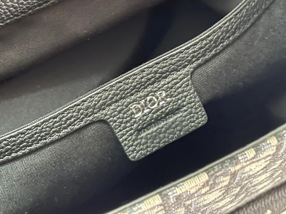 Modern Elegant Top Handle Bag