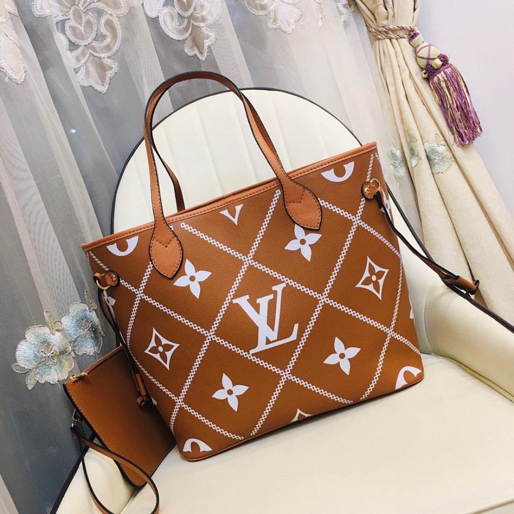 Elegant Refined Leather Crossbody Bag 31x28x14cm