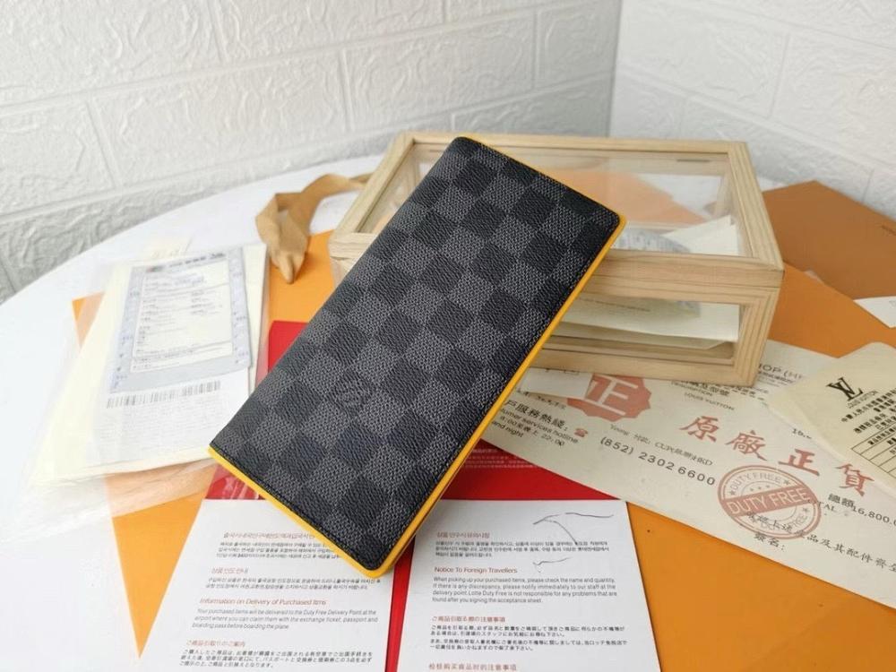 Modern Elegant Leather Wallet 10x19x2cm
