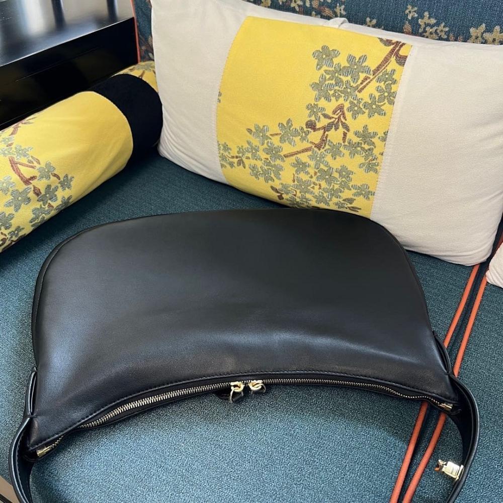 Classic Shoulder Bag 42x24x5cm