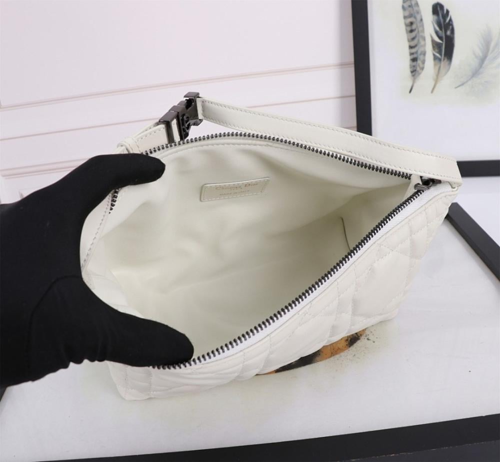 Luxury Refined Embroidered Shoulder Bag White 22x13x9.5cm