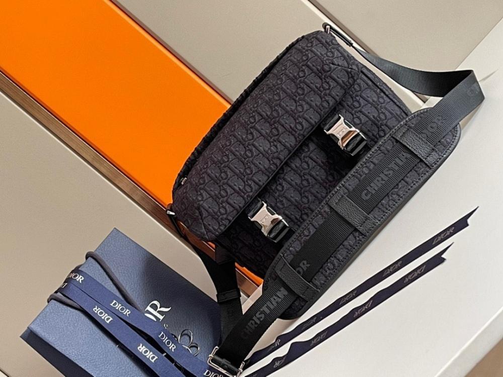 Classic Luxury Black Quilted Jacquard Shoulder Bag