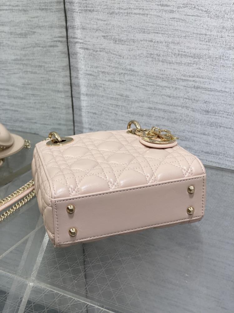 Elegant Leather Top Handle Bag Style 944804042