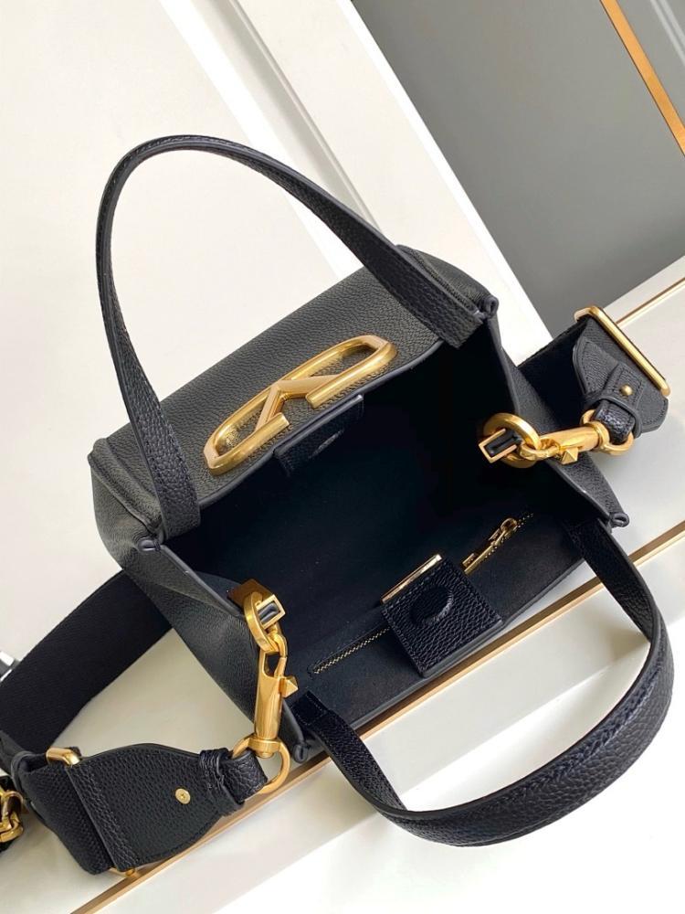 Modern Calfskin Shoulder Bag 19x17x14cm