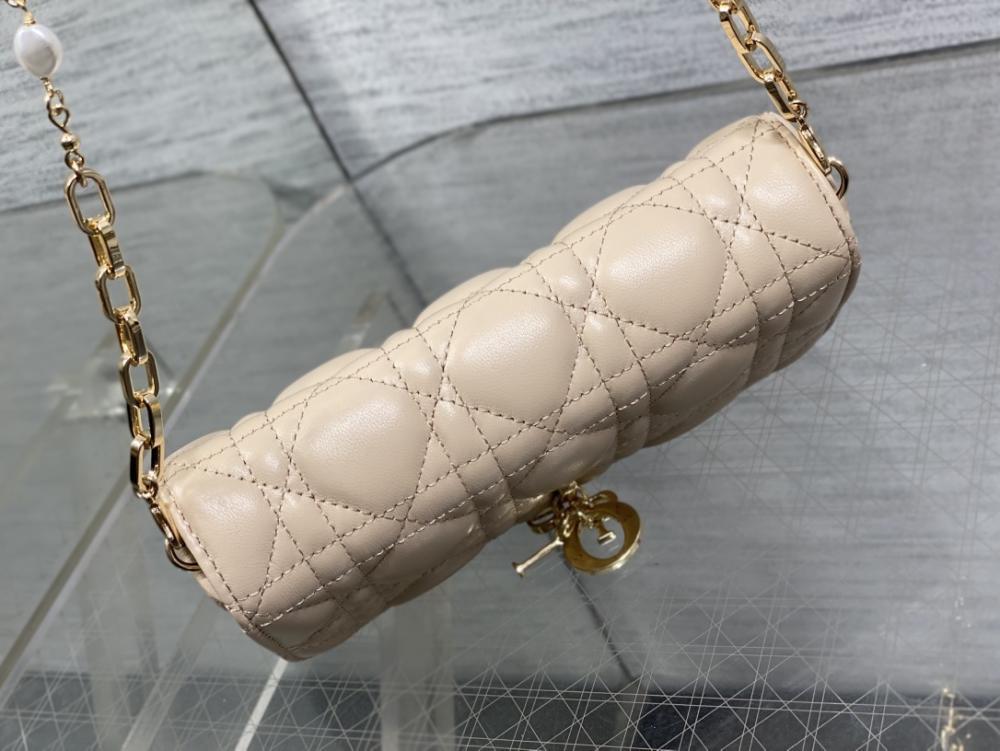 Elegant Top Handle Bag Style 574704416