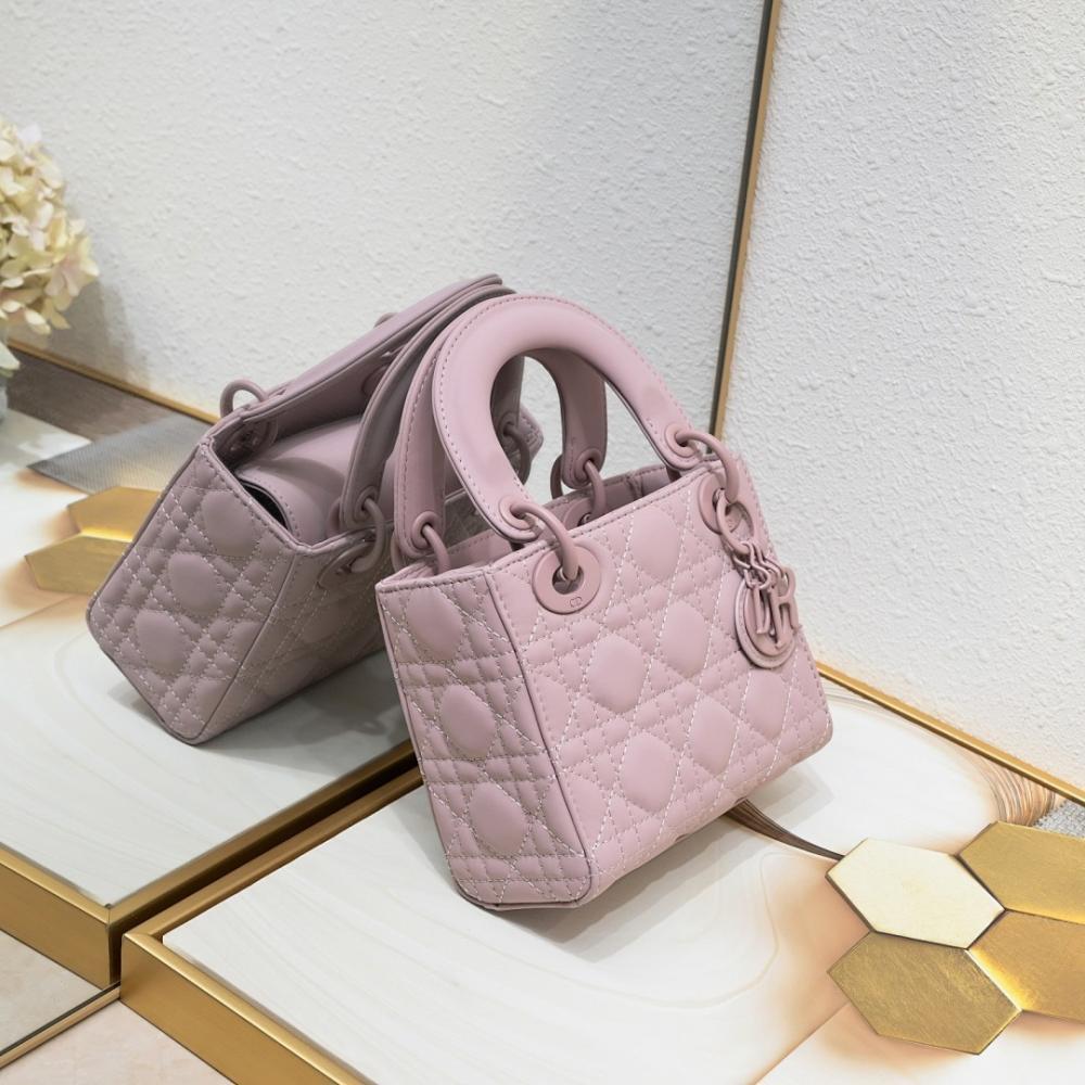 Italian-Inspired Elegant Shoulder Bag 17x14x7.5cm