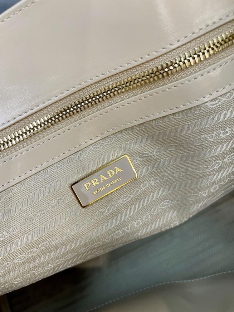 Top Handle Bag Style 1061358580