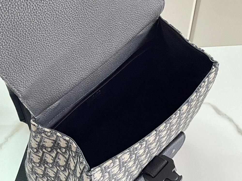 Modern Elegant Top Handle Bag