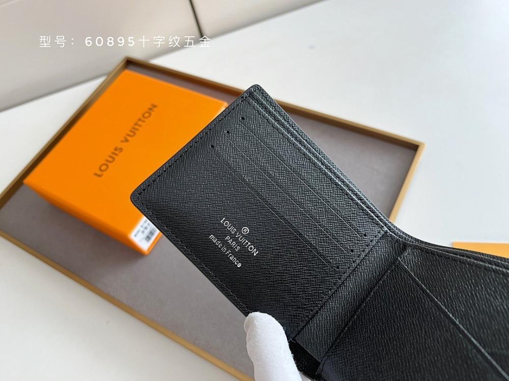 Italian-Inspired Stylish Wallet 11x9cm
