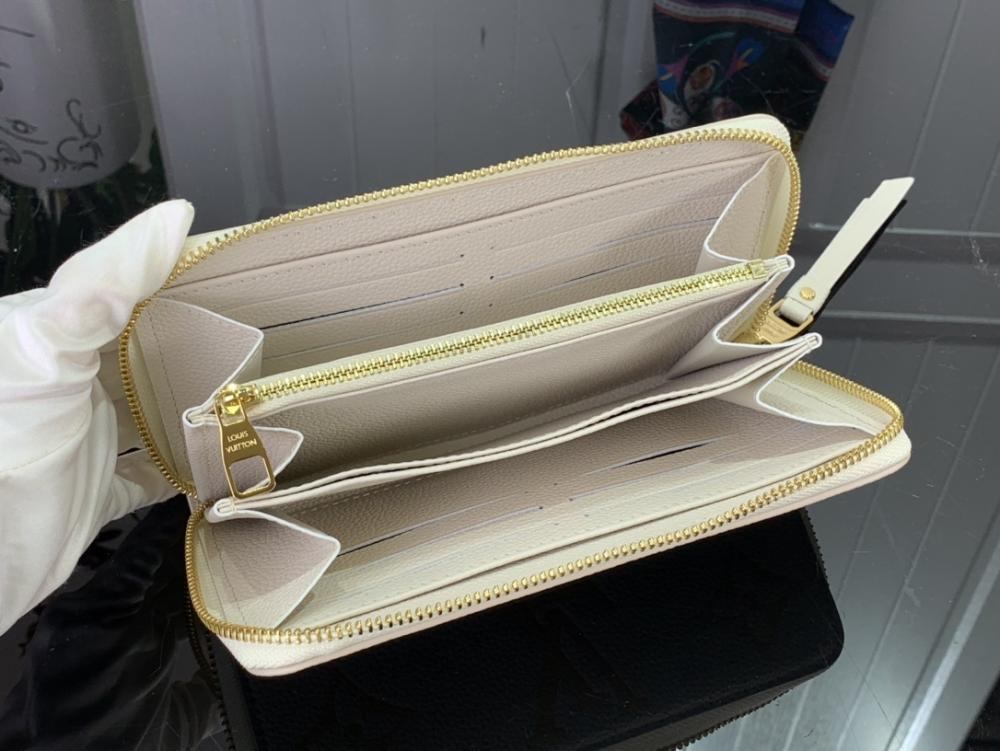 Wallet Style 1717655295