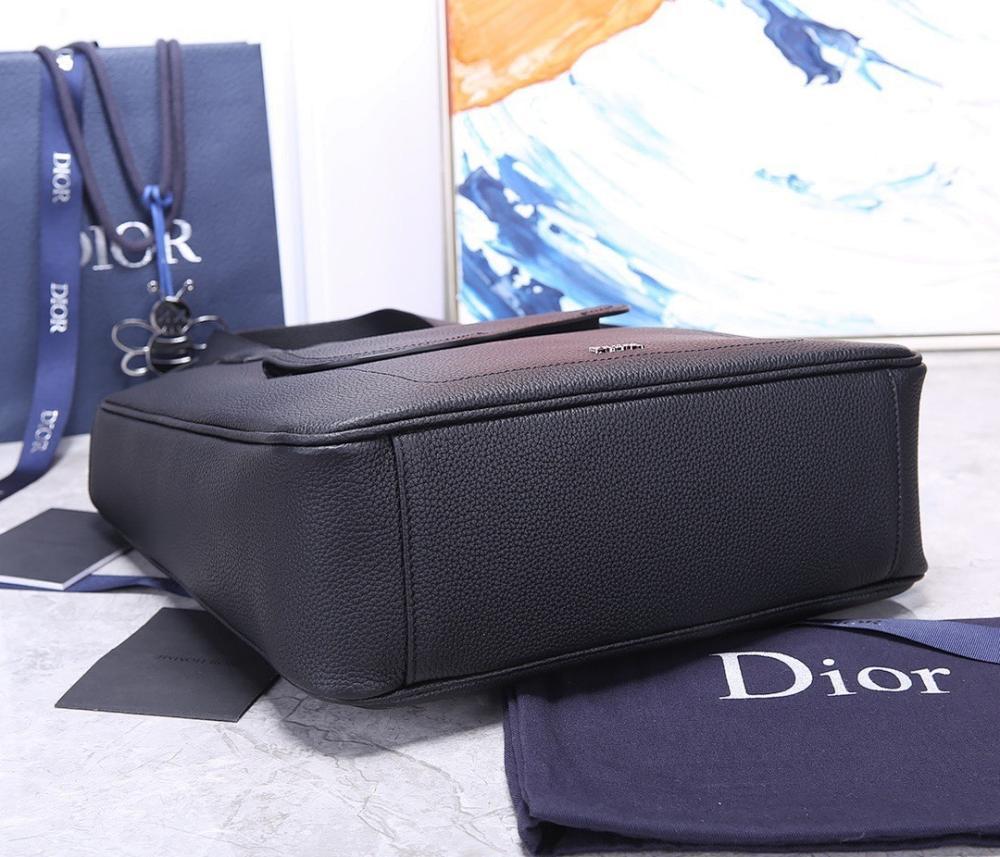 Modern Stylish Black Calfskin Shoulder Bag 30x33x10cm