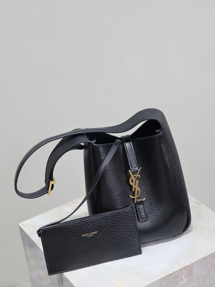 Alma Leather Shoulder Bag 15x16x7cm