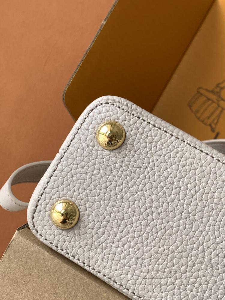 Luxury Top Handle Bag Style 811312206