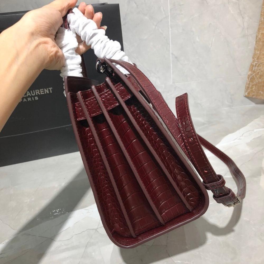 Elegant Refined Shoulder Bag 26x20.5x12.5cm