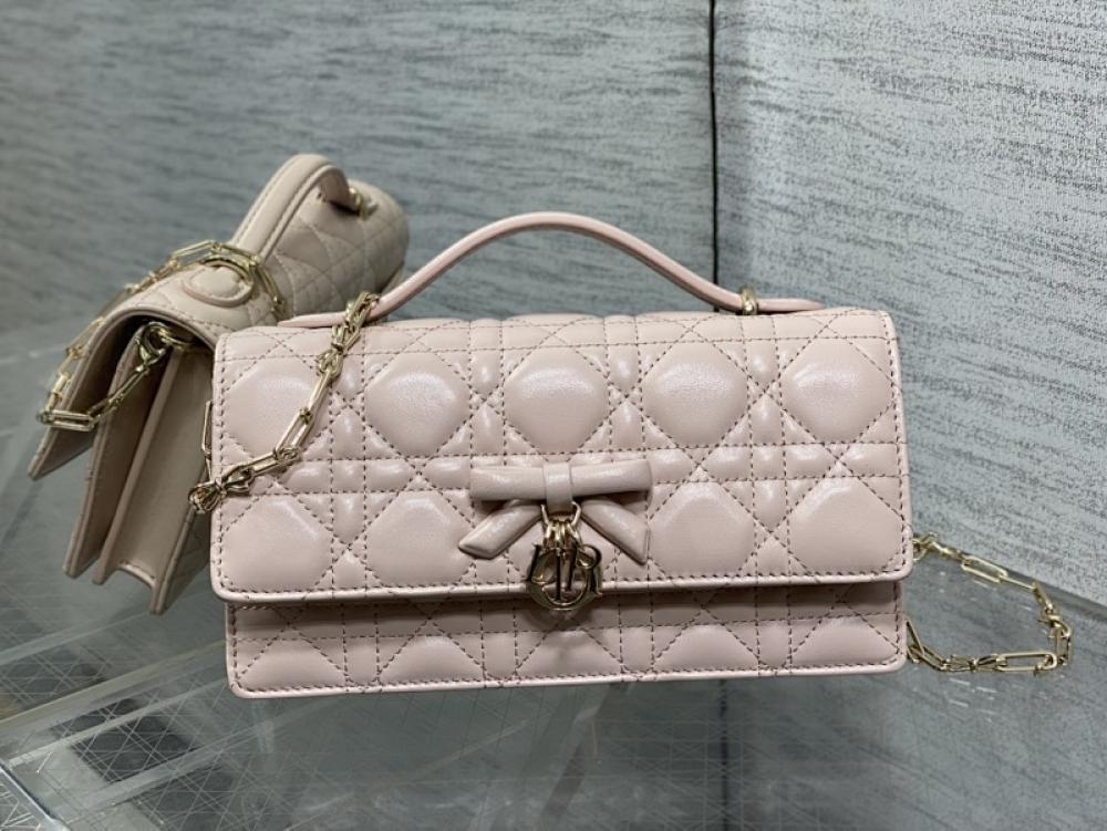 Lambskin Wallet Style 1703058665