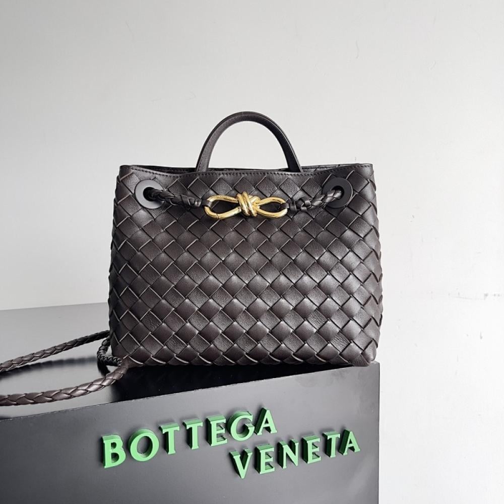 Leather Shoulder Bag Style 668588011