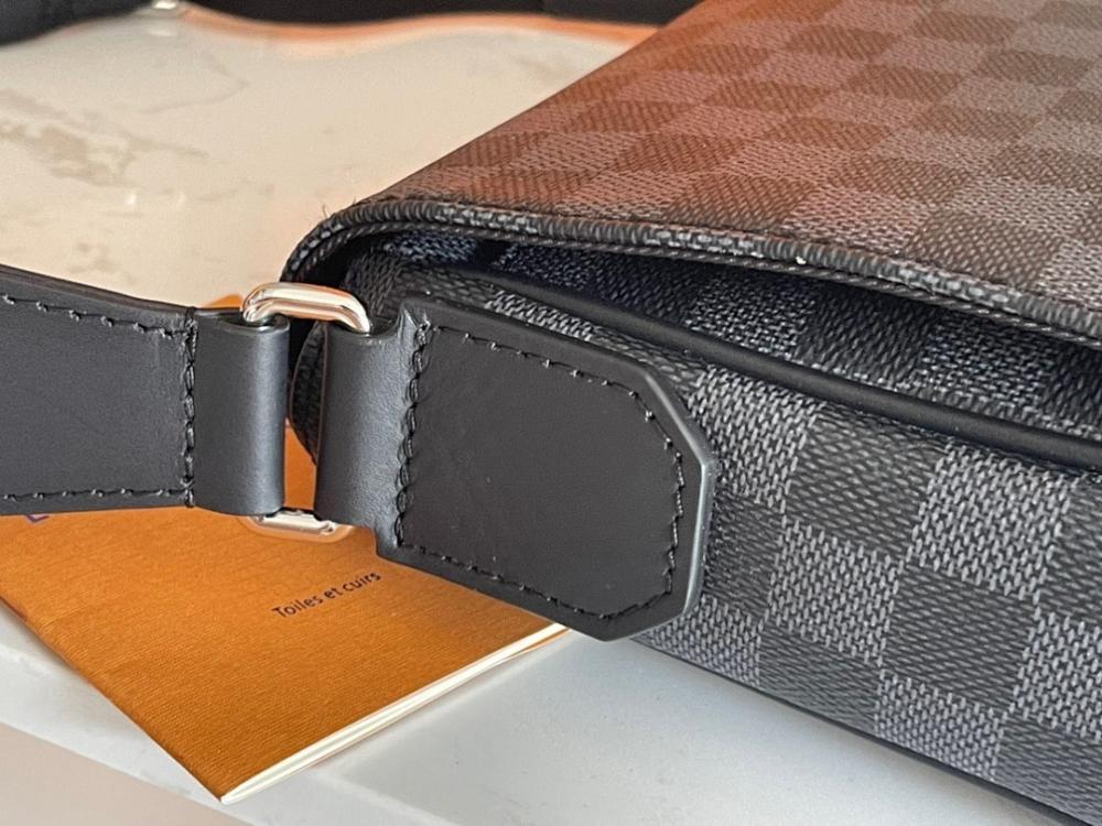 Stylish Premium Leather Shoulder Bag 26x20x7cm