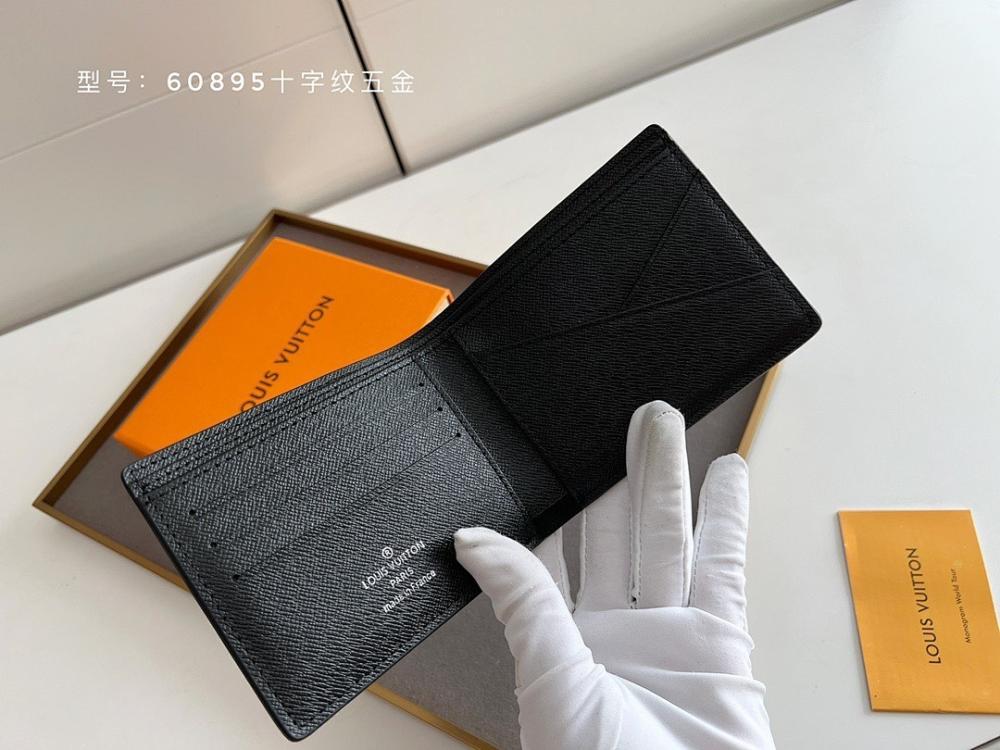 Italian-Inspired Stylish Wallet 11x9cm