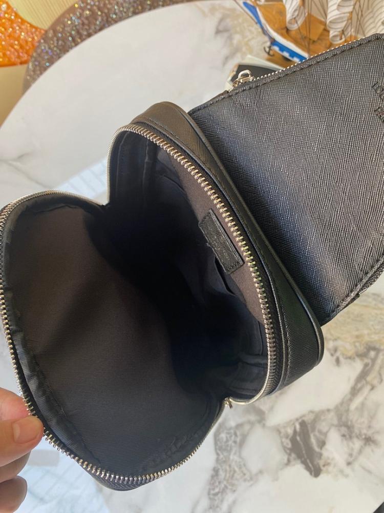 Classic Modern Shoulder Bag 20x31x10cm