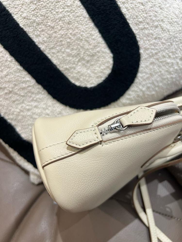 Elegant Stylish Leather Top Handle Bag 19x14x8cm