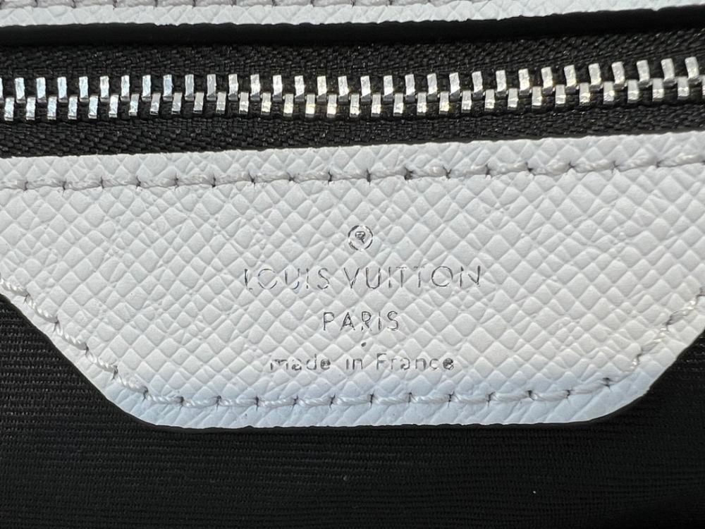 Classic Leather Shoulder Bag