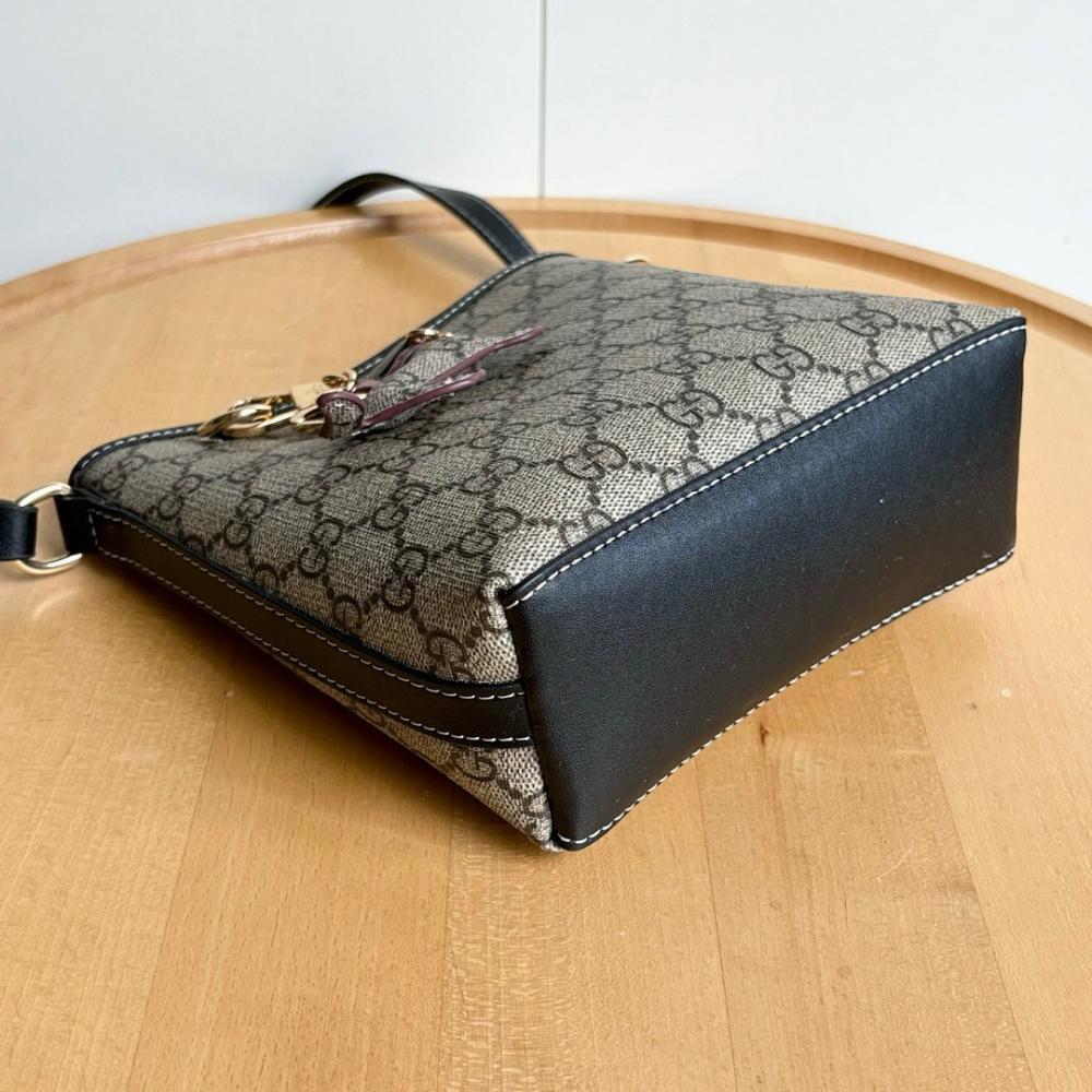 Italian-Inspired Luxury Bag 18x16x8cm