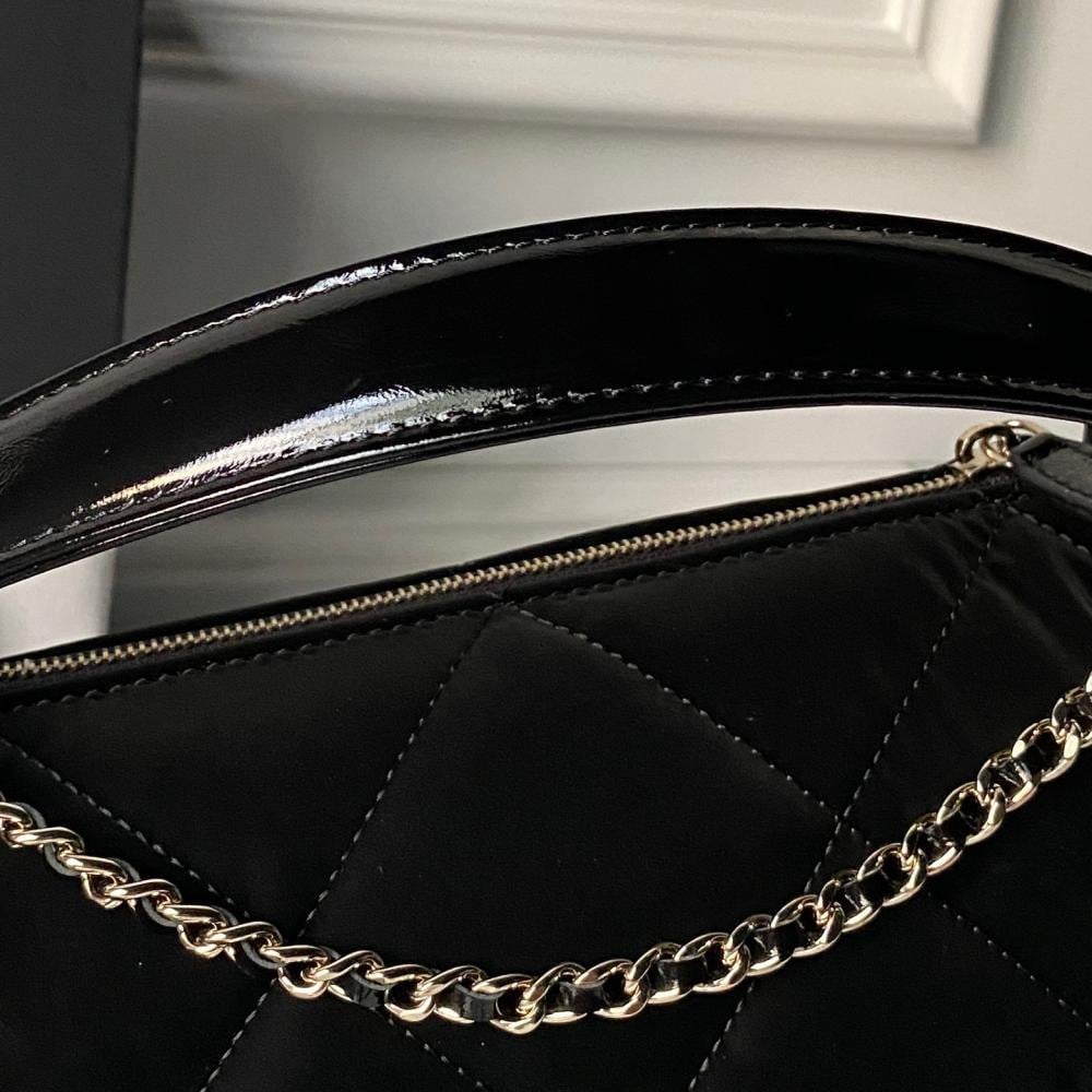 Top Handle Bag Style 154171337
