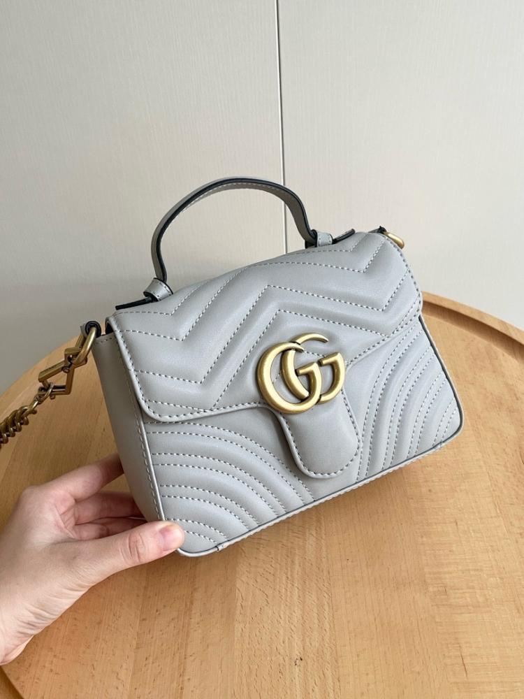Classic Shoulder Bag 21x15.5x8cm