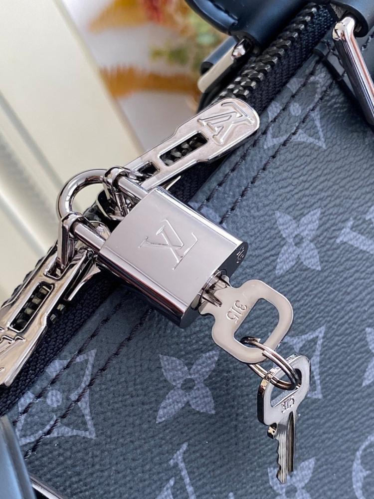 Stylish Refined Black Shoulder Bag Black/Silver 50x29x22cm