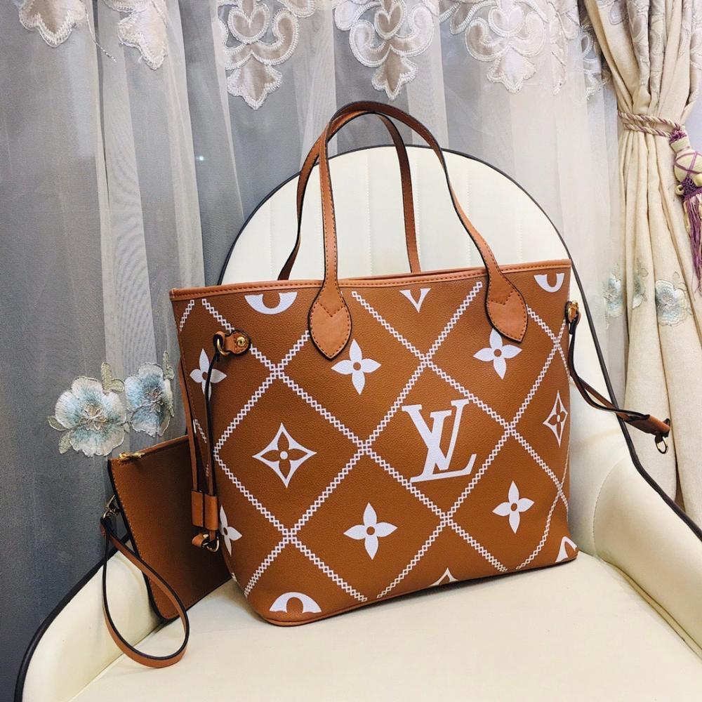 Elegant Refined Leather Crossbody Bag 31x28x14cm
