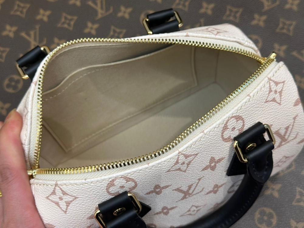 Stylish Leather Travel Bag