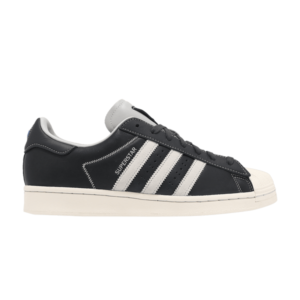 Superstar 'Carbon Grey Contrast Stitch'