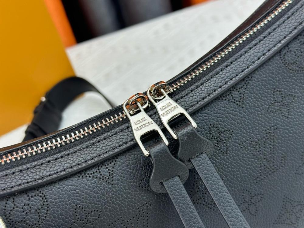 Elegant Leather Shoulder Bag 29x18x13cm