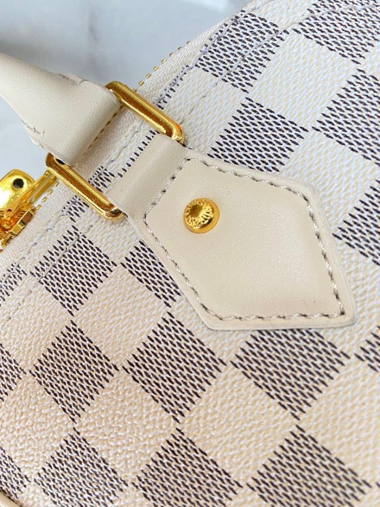 Stylish Woven Calfskin Crossbody Bag