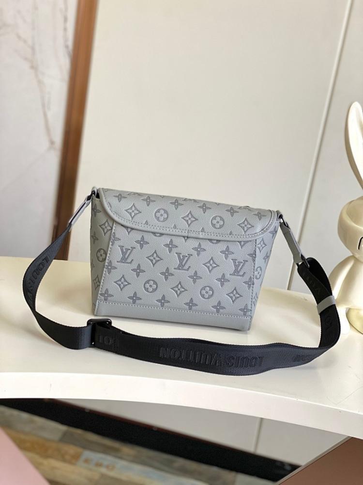Elegant Premium Monogram Leather Shoulder Bag 26.5x17x11cm