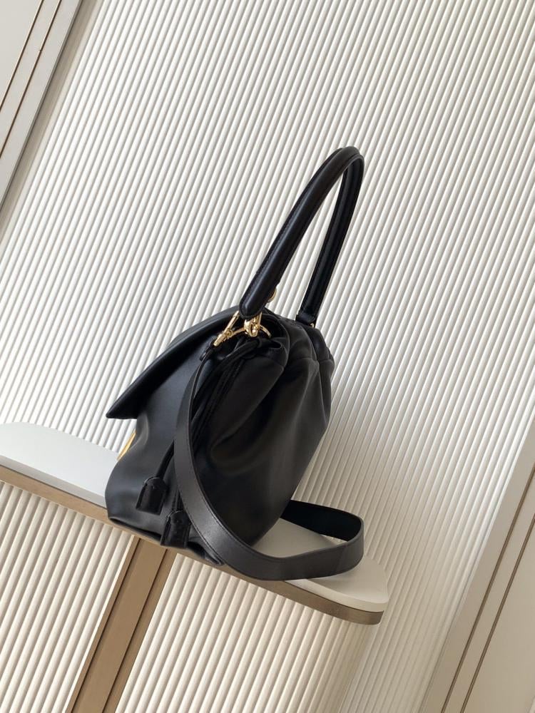 Classic Shoulder Bag Style 1573311607