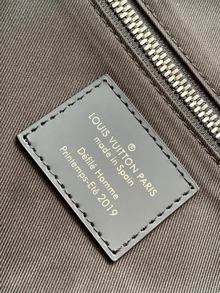 Elegant Refined Canvas Shoulder Bag