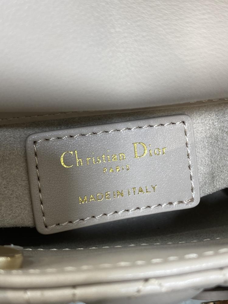 Classic Top Handle Bag Style 617585296