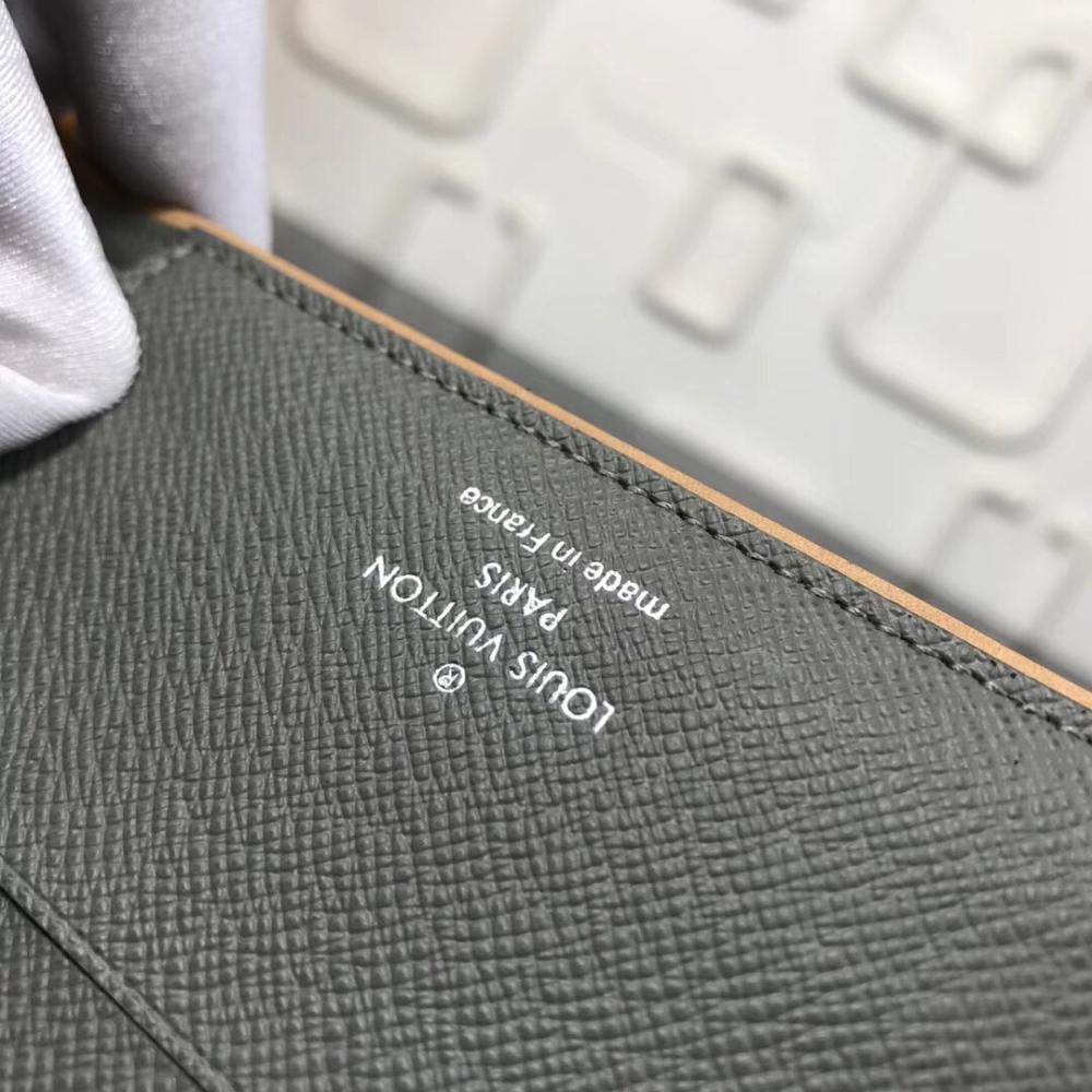 Elegant Wallet Style 1055303964